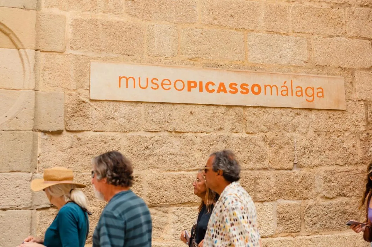 In The Historic Center Of Malaga, Very Close To The Beach And The Ave Train Station, With Private Parking Malaga