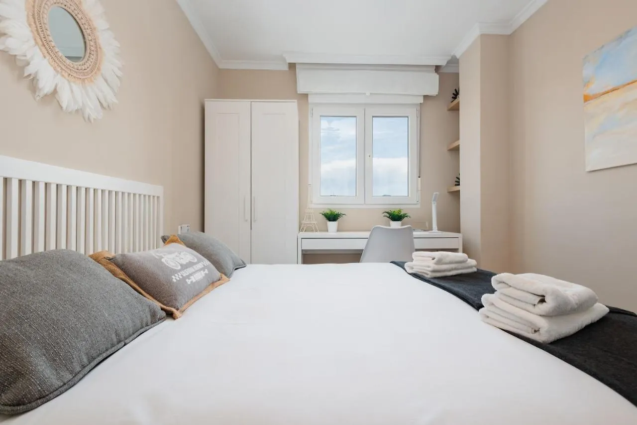 Apartment In The Historic Center Of Malaga, Very Close To The Beach And The Ave Train Station, With Private Parking